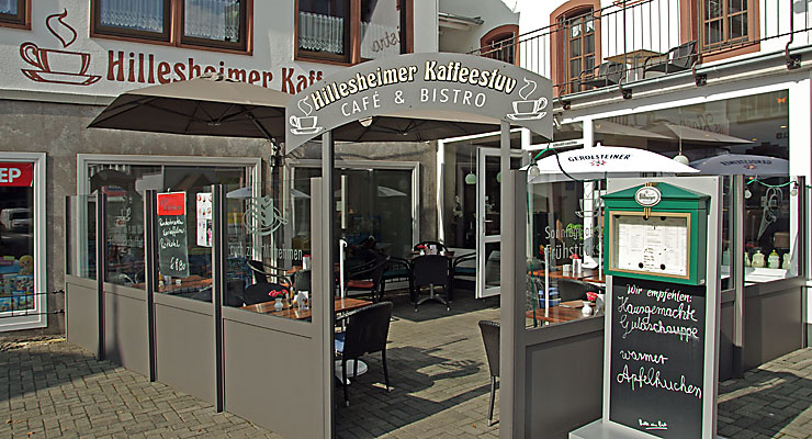 Die angegliederte Hillesheimer Kaffestuv lädt zum Genießen und Entspannen ein